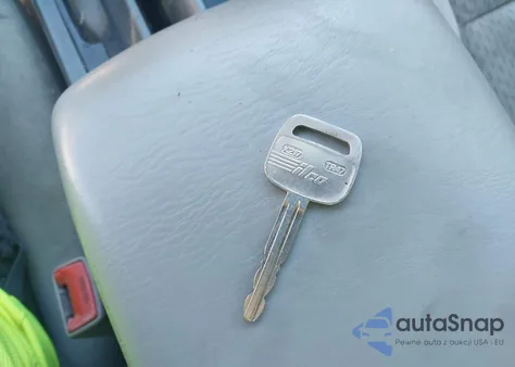 2003 Toyota Camry Le z USA, uszkodzony, nr VIN 4T1BE32K23U782482